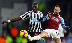 开云体育登录-纽卡斯尔联主场告负，保级压力加重