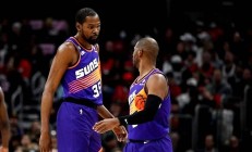 开云APP-争冠局势再度陷入混乱，强队失分