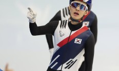 开云体育APP下载-韩国短道速滑队实力强劲登顶，飞速冲刺勇夺头名