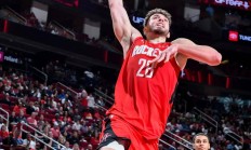 开云APP-老鹰主场大胜，球员表现完美无缺令人钦佩