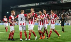 开云APP-兹沃勒痛失两将，遭遇主场连败厄运