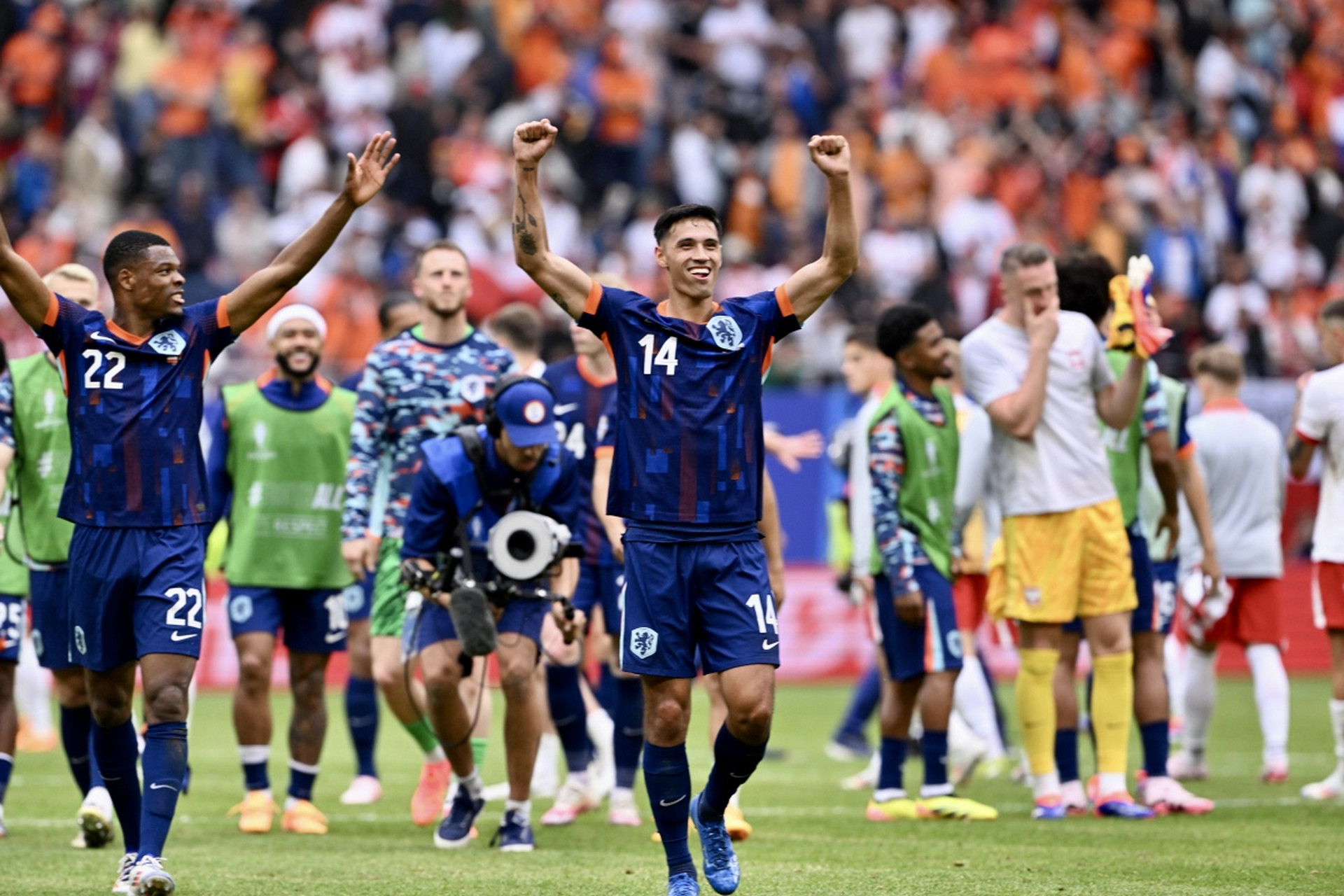 荷兰国家队成功晋级半决赛 荷兰国家队成功晋级半决赛