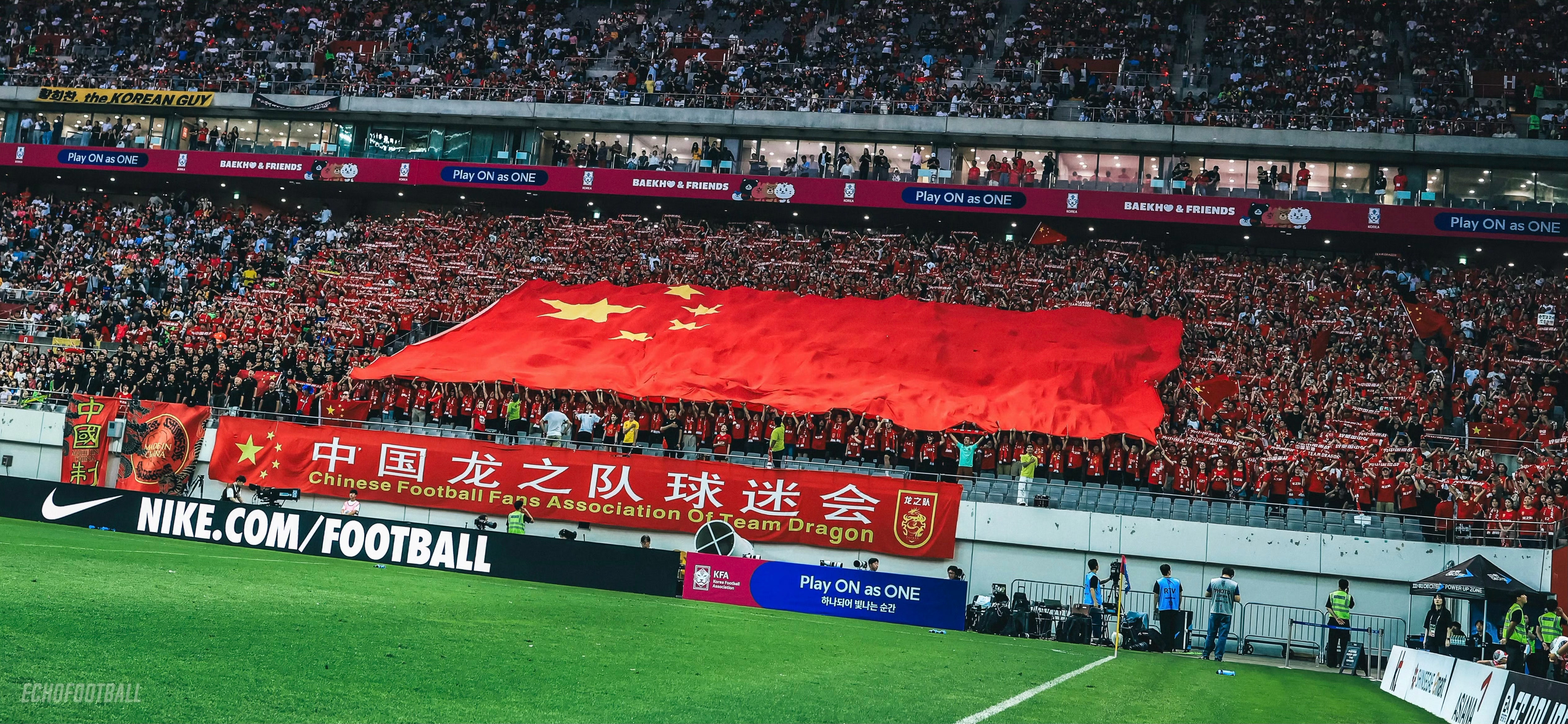 顶级联赛强敌对决激发球迷热情场上火爆 顶级联赛强敌对决激发球迷热情场上火爆