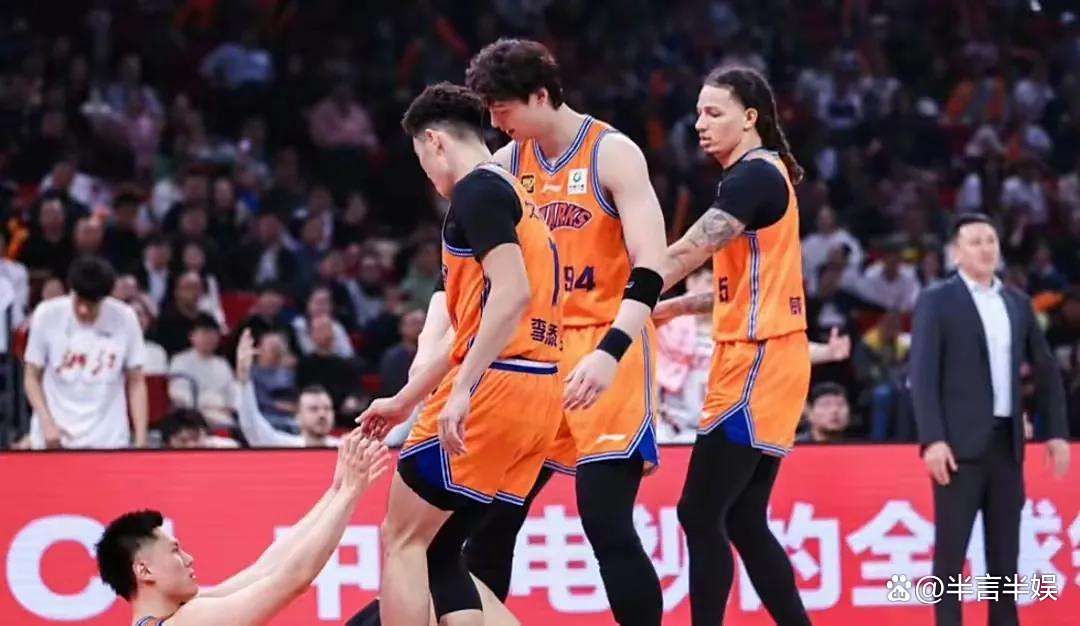 顶级内线制霸全场，率队赢得比赛的简单介绍