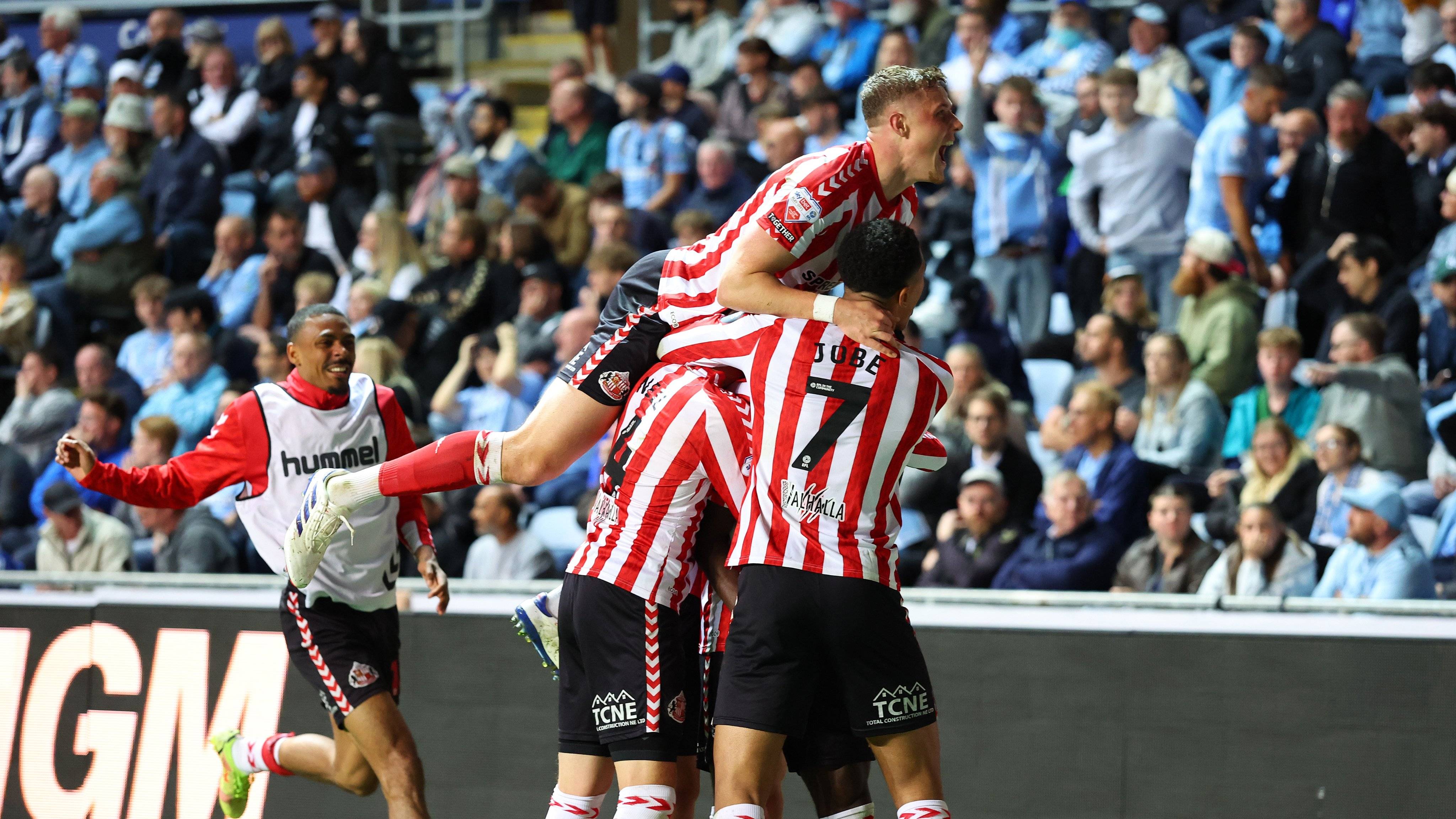 曼联主场逼平桑德兰,遭遇三连平 曼联主场逼平桑德兰,遭遇三连平