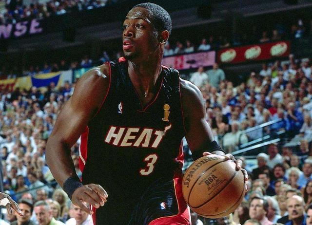 包含猛龙前锋诺维茨基复出,场均+稳定贡献的词条 包含猛龙前锋诺维茨基复出,场均+稳定贡献的词条