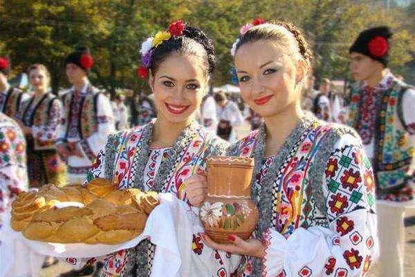 非洲球员在欧洲舞台上展现实力，彰显个性