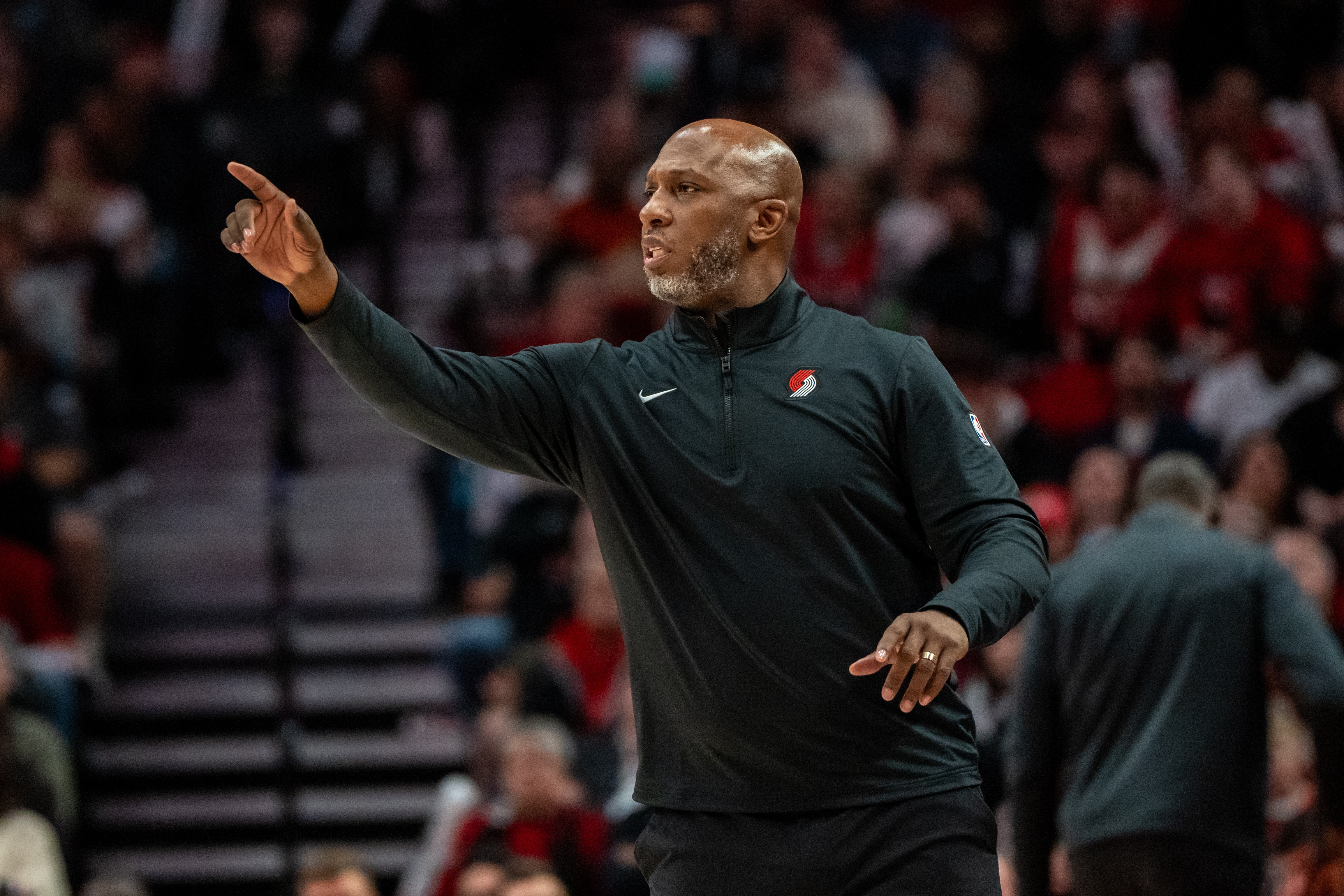 关于开拓者客场逆转胜利，球队展现强大实力的信息