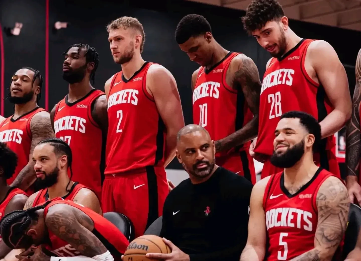 勇士队踌躇满志,76人队不敌强敌的简单介绍 勇士队踌躇满志,76人队不敌强敌的简单介绍