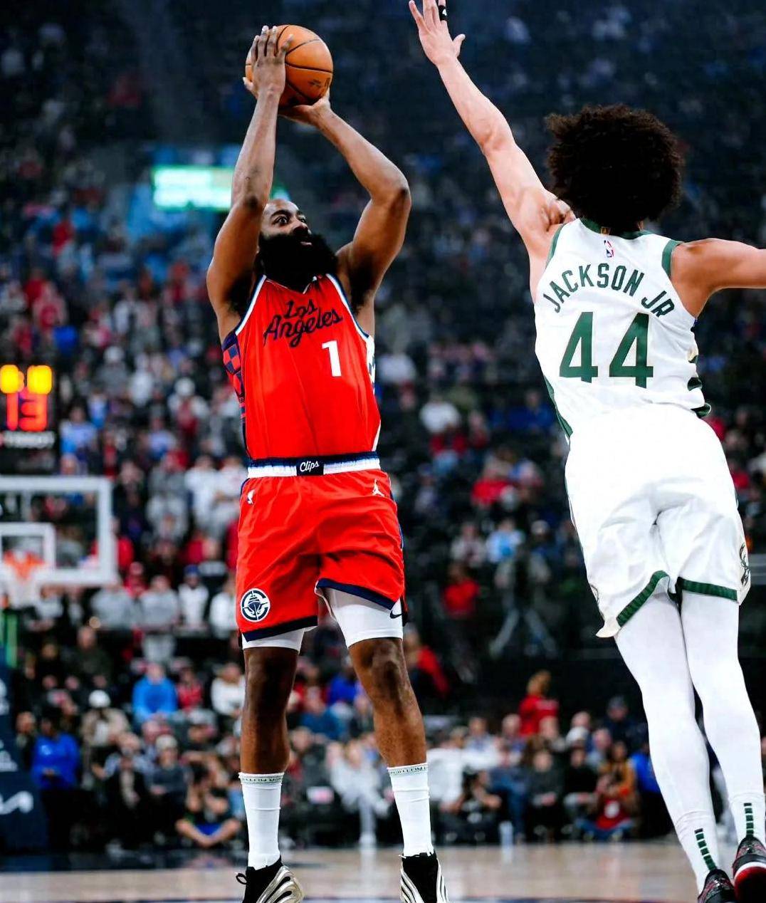 伦纳德单场轰下40+，独得27分