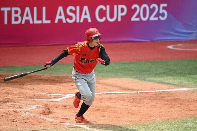 亚洲杯比赛上,女子队伍取得胜利 亚洲杯比赛上,女子队伍取得胜利