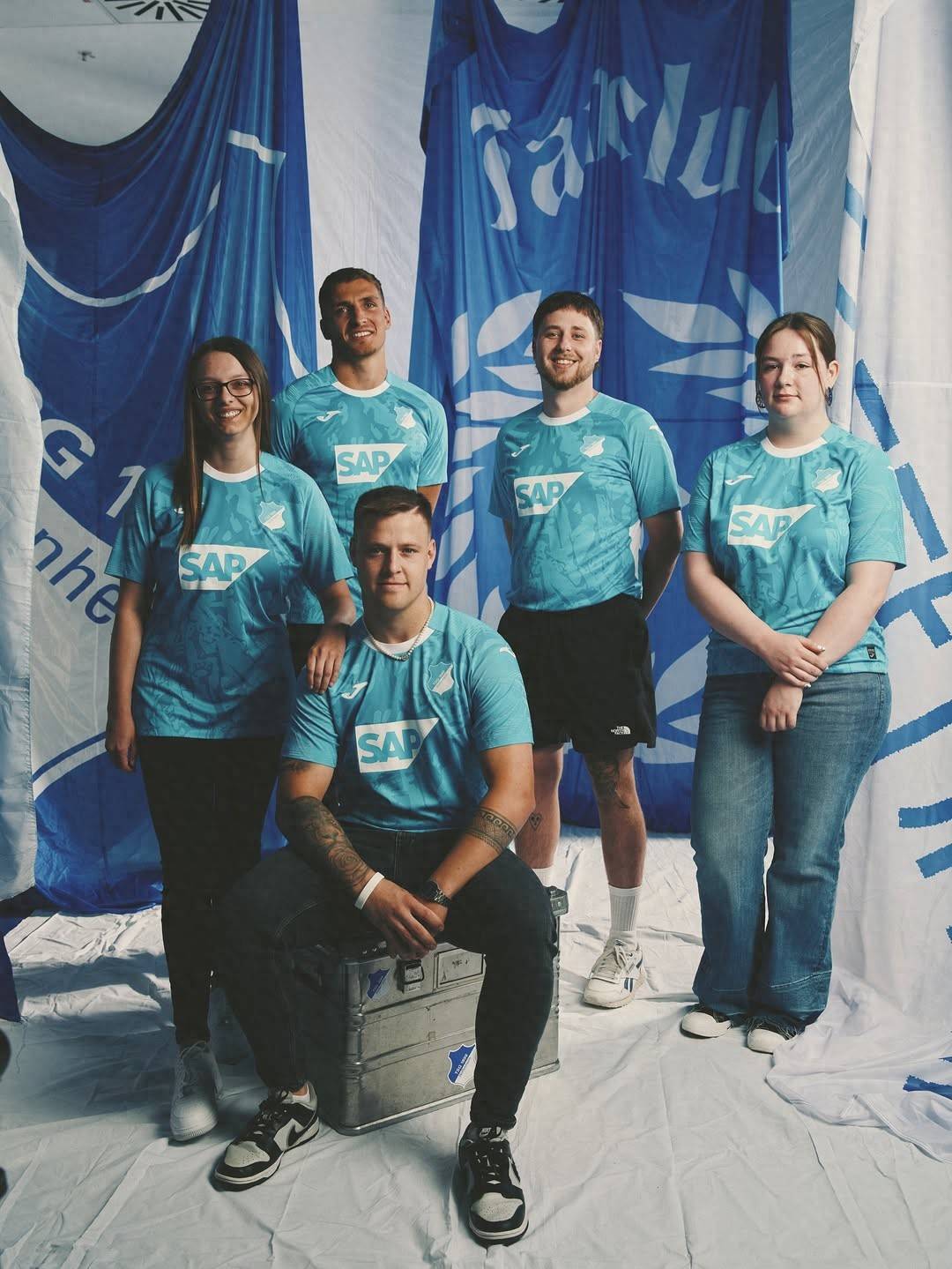 包含霍芬海姆主场失利，引发球迷不满的词条