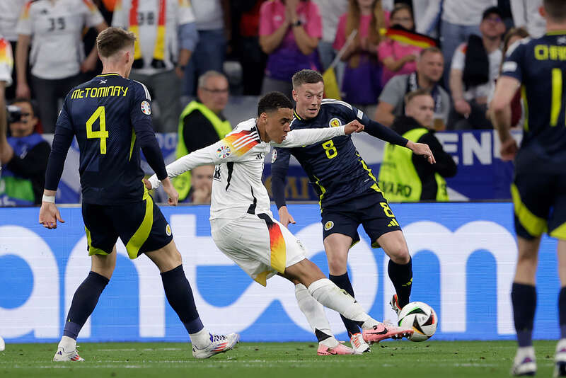 德国大胜北爱尔兰，全取三分加强领先