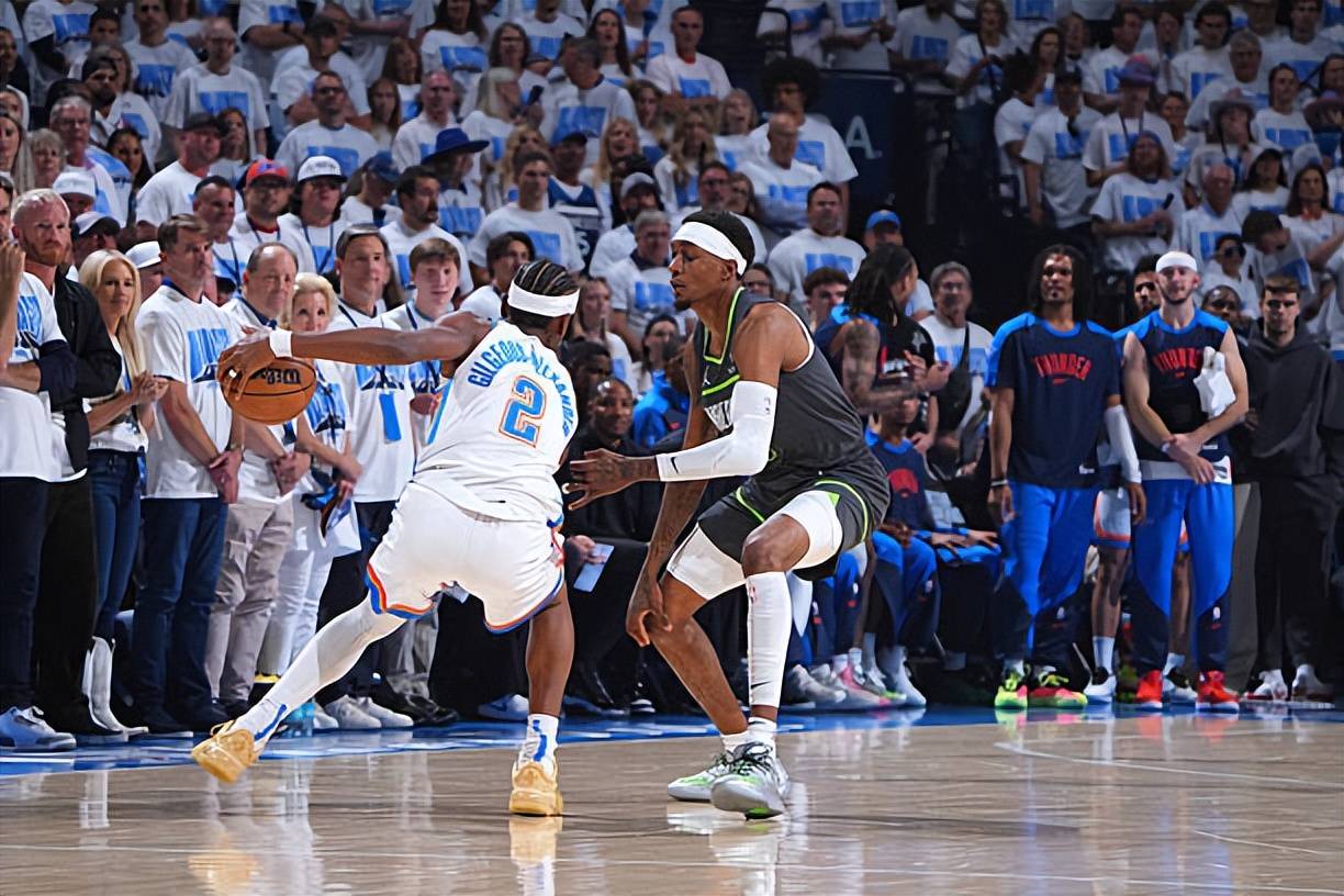 森林狼外线锋线稳扎稳打,零封对手士气高昂 森林狼外线锋线稳扎稳打,零封对手士气高昂