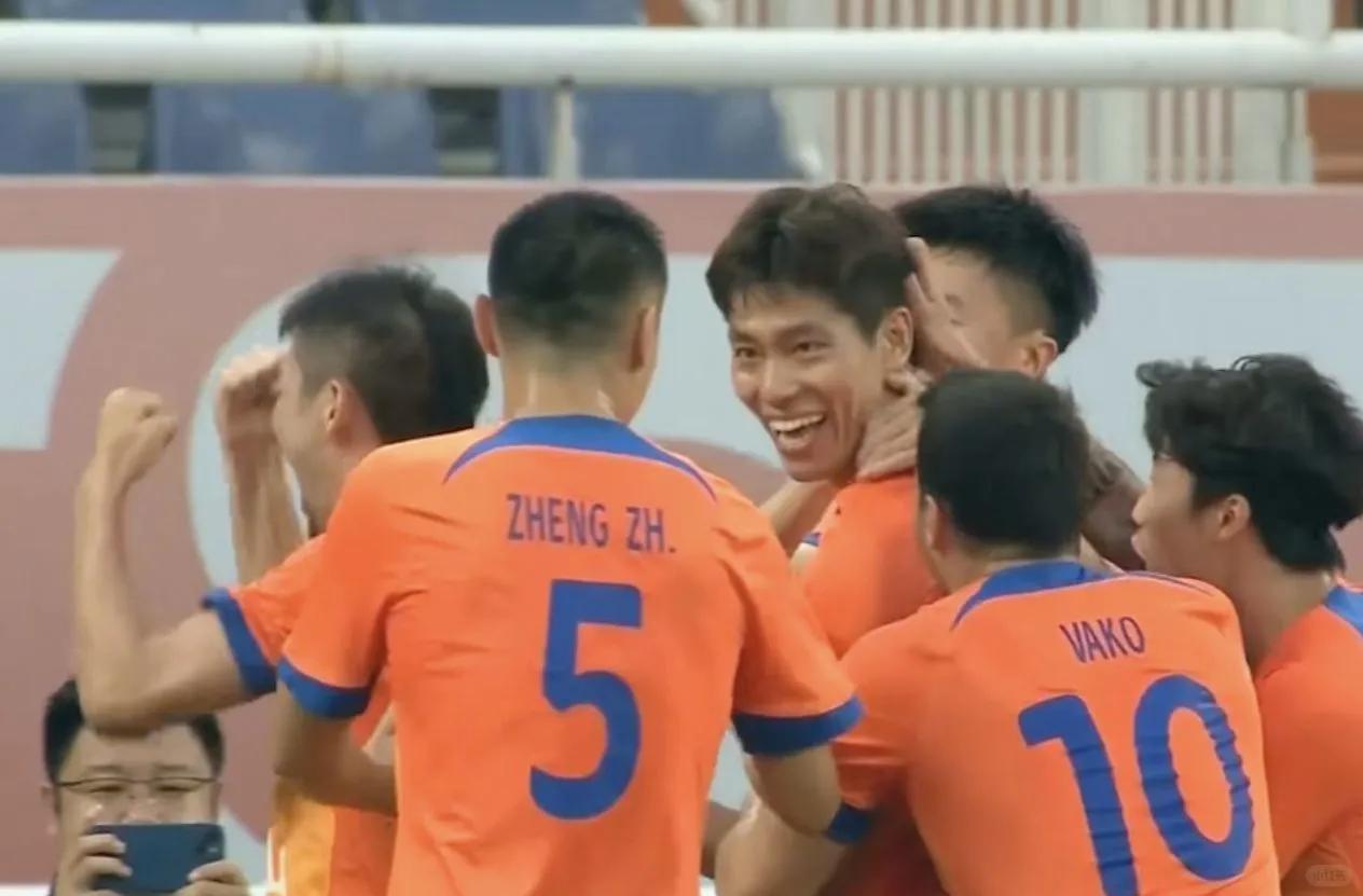 南非联赛球员破门得分惊艳全场