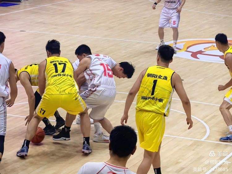 尽显球技的对决!这场比赛绝对精彩 尽显球技的对决!这场比赛绝对精彩