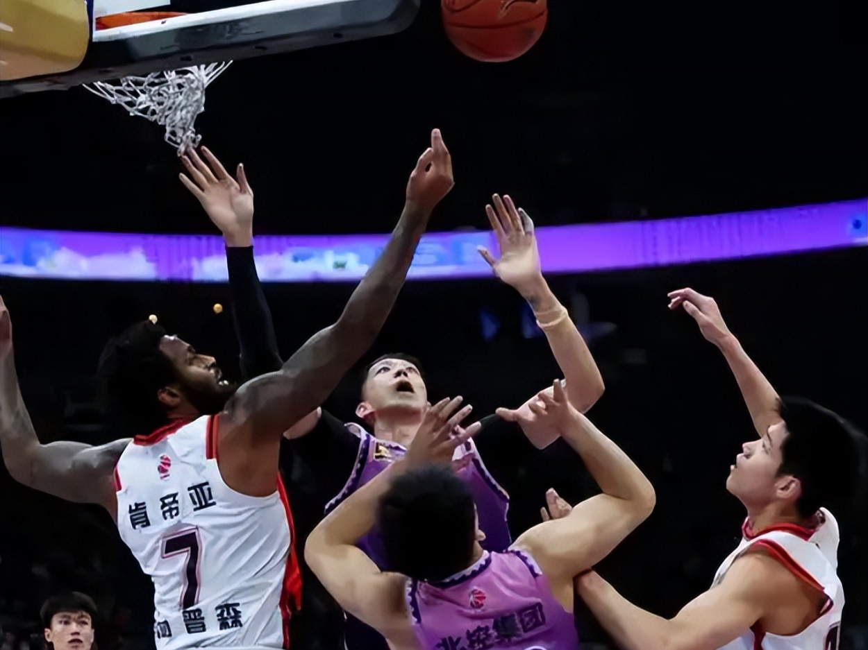 精湛技术展现，球员实力令对手侧目的简单介绍