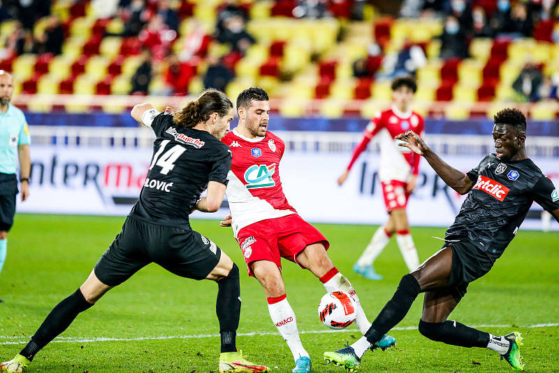 甘冈足球俱乐部稳定发挥，保持不败势头