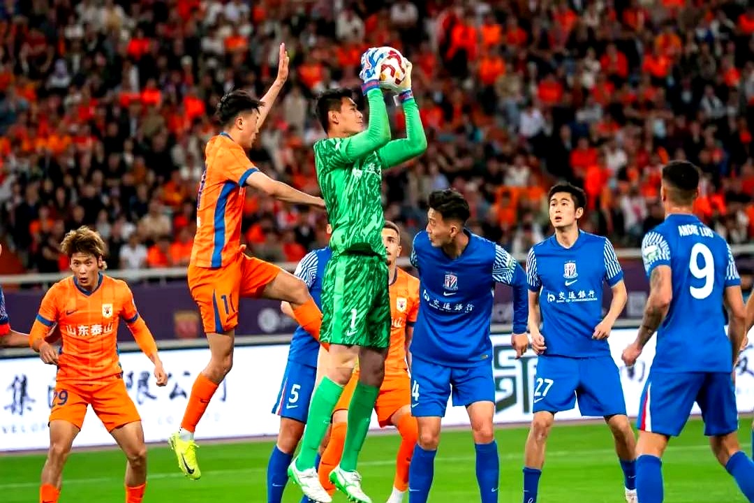 热那亚门将连扑两球，力保球门不失的简单介绍