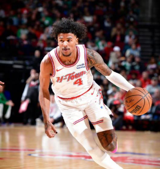 火箭队击败梦想队,积极备战下一场比赛 火箭队击败梦想队,积极备战下一场比赛