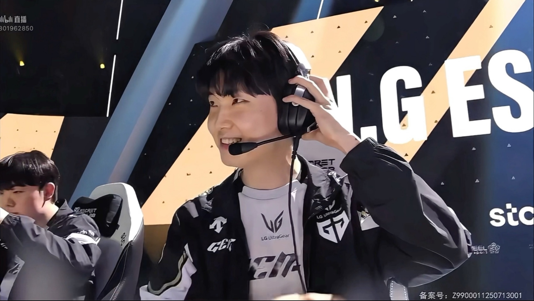 G2力克EG，Chovy打出惊人五杀峡谷大战全球总决赛，锁定晋级资格的简单介绍