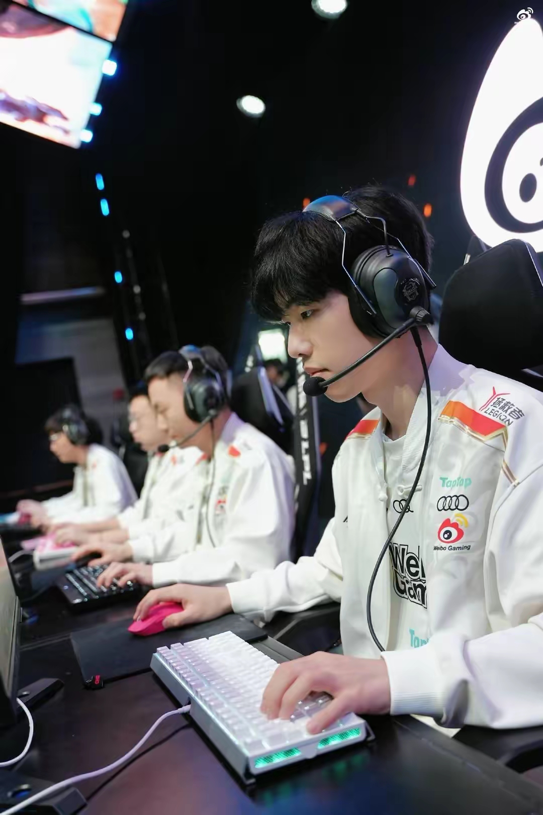 G2绝杀JDG，Crisp线上压制力十足宿敌对决淘汰赛，强势挺进下一轮