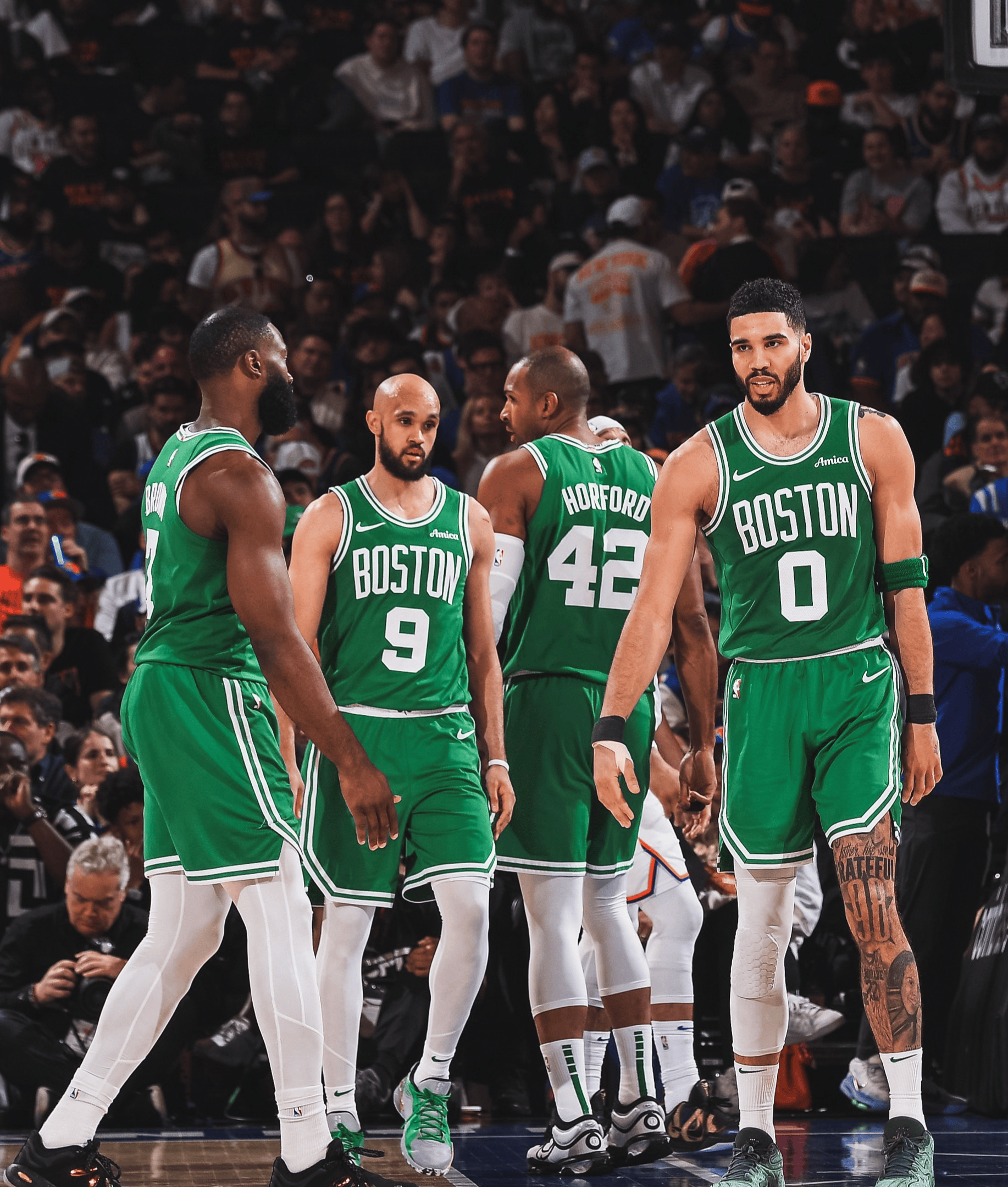 包含篮网队外线表现出色，助球队稳住前进步伐的词条