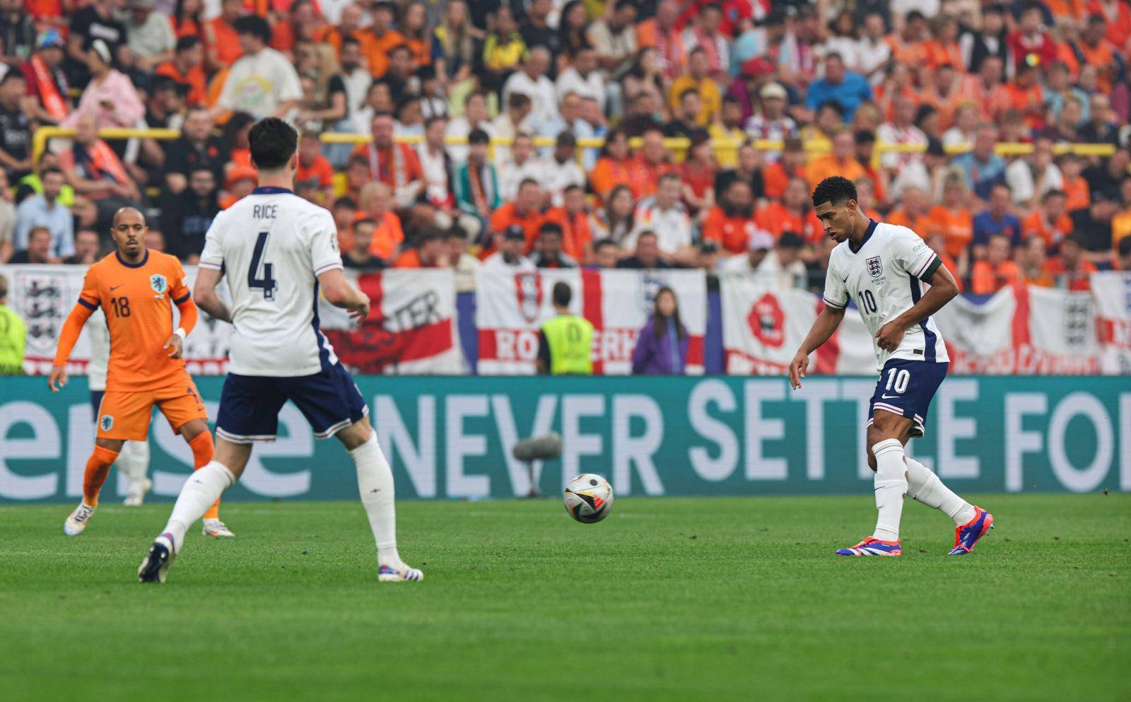 欧洲足球比赛全面升级：精彩对决引人关注