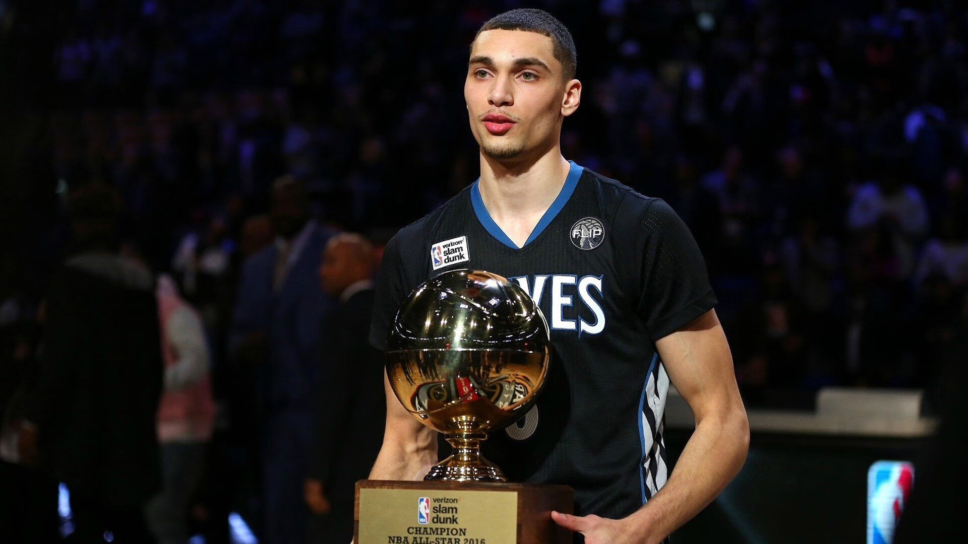 刃锋上的狼嚎,贝恩30分爆发导森林狼争冠战中撕裂开拓者